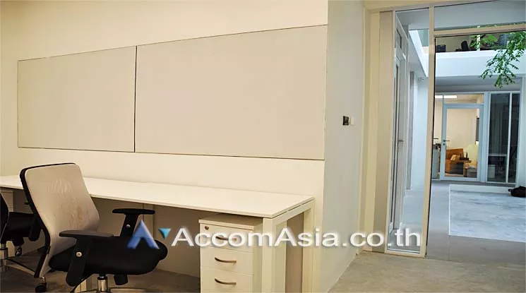  Office space For Rent in Sukhumvit, Bangkok  near BTS Phrom Phong (AA15739)